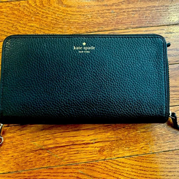 Kate Spade wallet - Picture 1 of 5